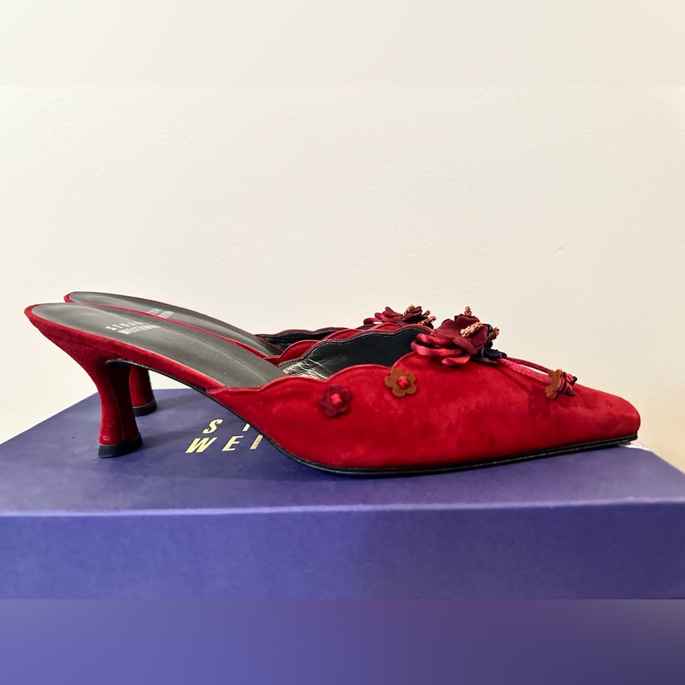 Brand new never worn Stuart Weitzman shoe